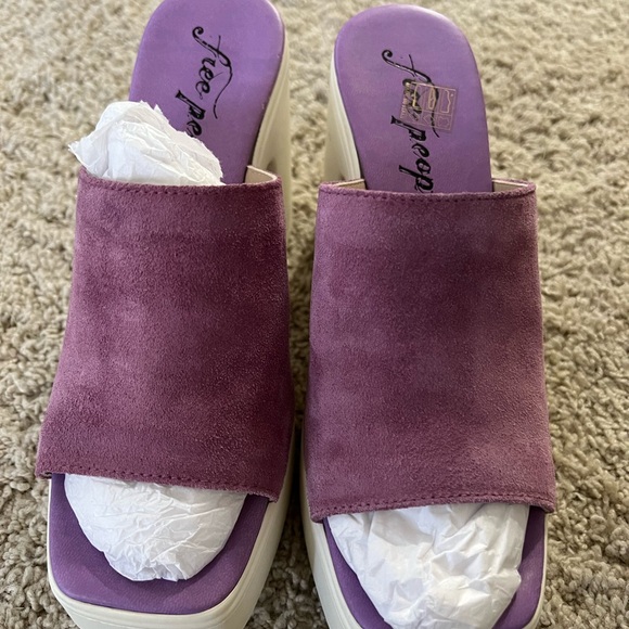 Free People - Picture 2 of 6